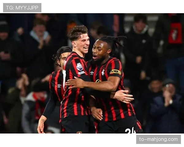 伯恩茅斯两球落后扳平 展现球队顽强斗志